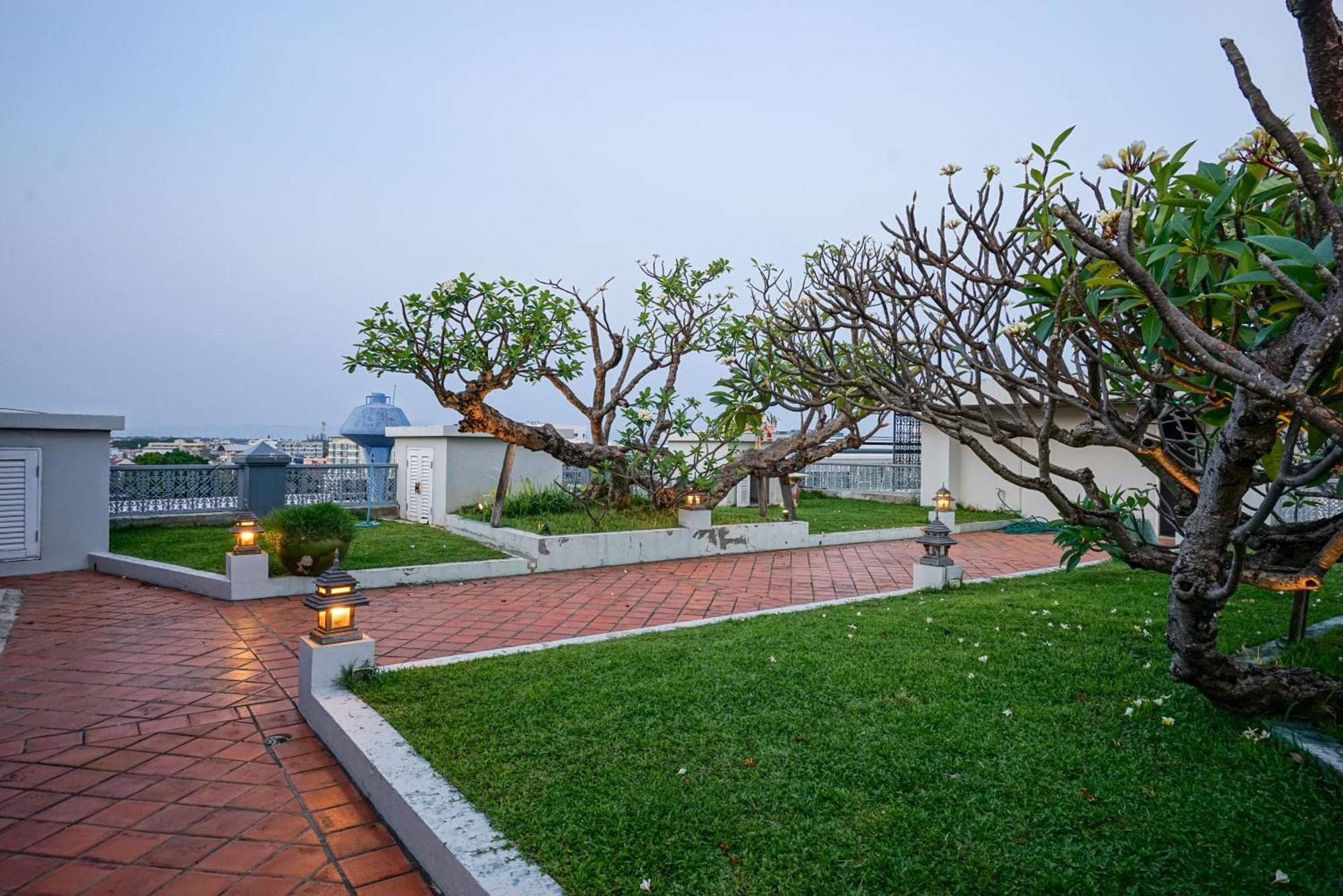 At Pingnakorn Nimman Hotel Чіангмай Екстер'єр фото
